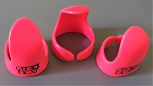 A 3 PACK OF LARGE PINK COLOURED PLASTIC FINGER PICKS, FREE POSTAGE - Picture 1 of 4
