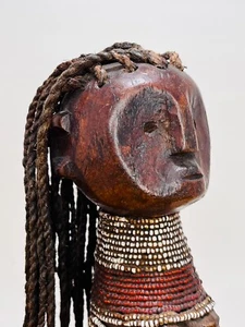 Namji Doll. Carved Rosewood, Multicolor Glass Beads, Palm Fibre. Cameroon. 1960 - Picture 1 of 14