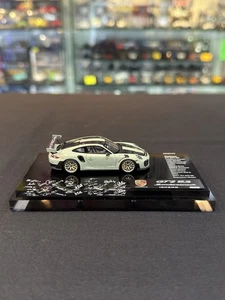DMH 1/64 Porsche 911 GT2RS (Urban Bamboo Chromaflair) Ichemo - Bild 1 von 7