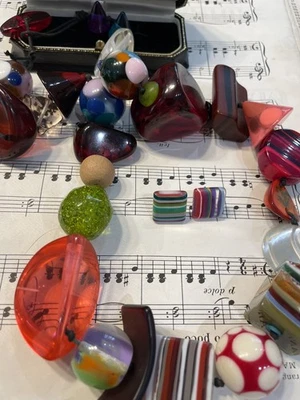 Hermoso collar y pendientes únicos de plástico Sobral, Jackie Brasil Foto 1 de 4