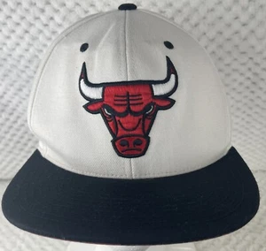 Chicago Bulls NBA Mitchell & Ness Flat Bill Adjustable Snapback White Hat - Picture 1 of 14
