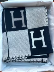 Hermes Avalon blanket, Ecru / Gris Fonce, wool + cashmere (RRP 1600), £1,350 - Picture 1 of 1