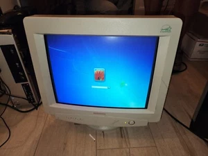 Techmedia TCM-1564HS 15" Multi-Scan Monitor - Picture 1 of 3