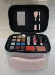 Claire's Maquillaje Belleza Caja 22 Piezas Maquillaje Set Plata Caja Brillante - Imagen 1 de 9