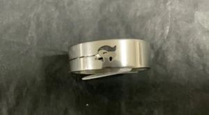 Men Women Fashion 8MM Stainless Steel Cut-Out Dolphin Band Ring Size 10 Or U - Bild 1 von 5