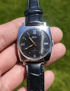 POBEDA 2602 Soviet Vintage Mechanical Wristwatch Zim USSR Serviced Watch - Picture 1 of 9