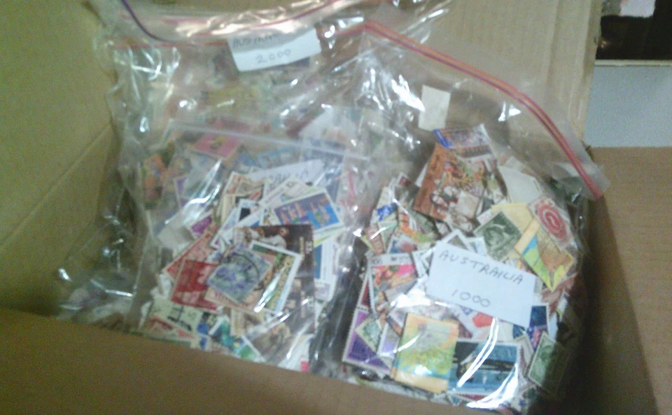 Sellos usados Australia 1 Kilo (más de 10.000) Foto 1 de 4