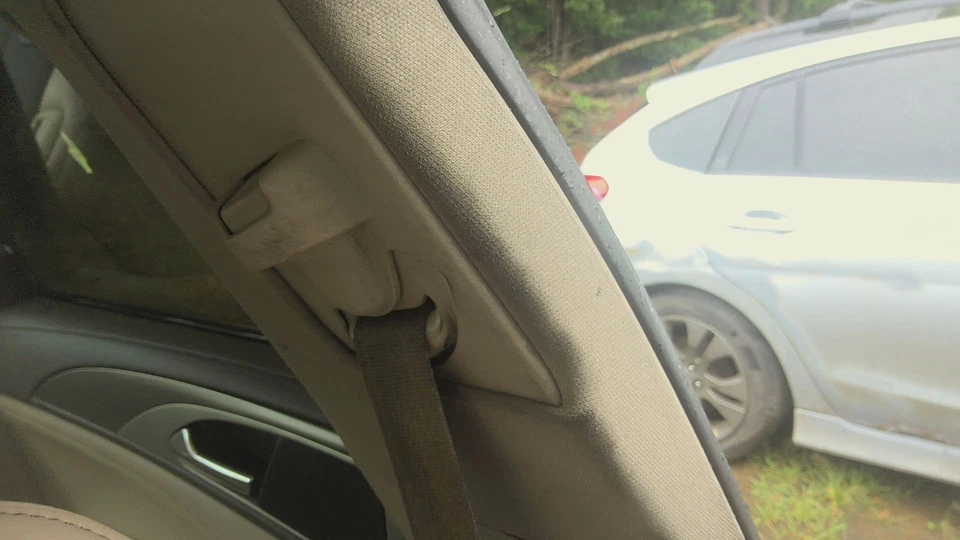 17 LINCOLN MKZ Front Seat Belt - Image 1 of 1