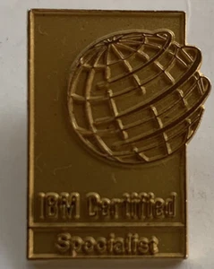 Prendedor de sombrero de solapa coleccionable de metal dorado vintage con especialista certificado por IBM - Imagen 1 de 4