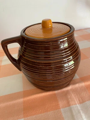 McCoy Bean Pot W/Lid Farmhouse Oven Proof #651 Hive Pattern - Image 1 of 4