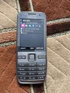 Nokia E52 Unlocked Mobile Phone Very Good Condition - Picture 1 of 4