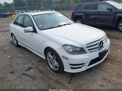 C300      2013 Headrest 1967872 - Image 1 of 4