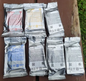 Juego de 7 cartuchos de tinta Lexmark 100XL 105XL CMYK OEM NUEVO sellado negro cian amarillo - Imagen 1 de 1
