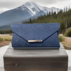 ASOS DESIGN suedette clutch microfiber envelope bag with chain strap New Navy - Picture 1 of 3