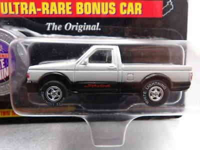 WHITE LIGHTNING 1991 GMC SYCLONE PICKUP  JOHNNY LIGHTNING TRUCKIN' AMERICA  1:64 - Image 1 of 4