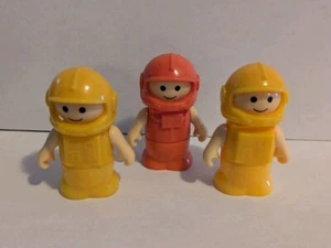 Vintage 1980's Playskool Lil Playmates Space Astronauts Toy Figures - Picture 1 of 2