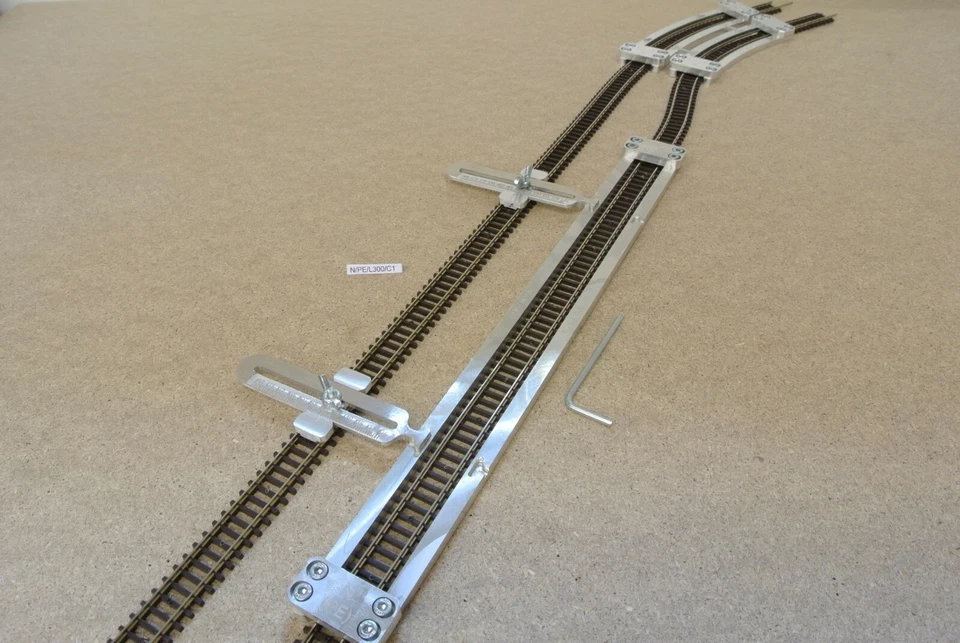 N/PE/L300/C1, modello binario dritto, con giunti regolabili, per N Peco - Immagine 1 di 4