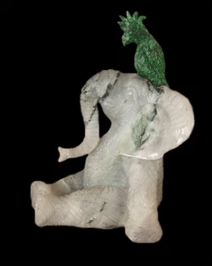 BURMESISCHER JADE ELEFANT & PAPAGEI FIGUR SCHNITZEREI 4 WOHNDEKO / SAMMLERSTÜCK - Bild 1 von 6