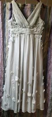Js Collections 864866 Light Silver Flower Applique sz 16 Chiffon Dress Gown $268 - Image 1 of 4