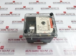 Relé de retardo de tiempo definido Areva VTT11ZG8053BCH 220-230 VDC 0,5-5 segundos rango de temporización - Imagen 1 de 7