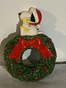 Very Rare 1958 Snoopy Christmas Wreath 6.5 Inches Tall Ceramic Wall Plaque - Picture 1 of 8