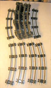 Lot of 24 American Flyer(?)/Unbranded Used “S” scale Curved Track, 2 Circles - Picture 1 of 7
