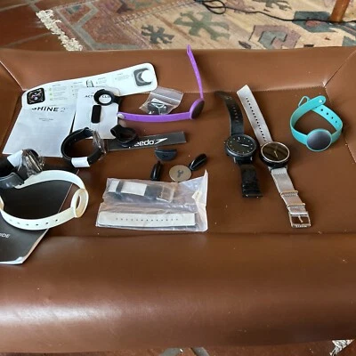 Lote de 4 relojes inteligentes inadaptados fitness todos sin probar también correas de reloj nuevas, piezas Foto 1 de 4
