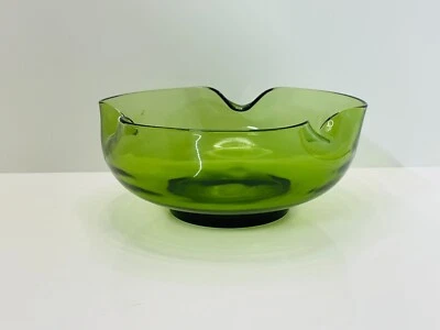 Vintage Anchor Hocking Serving Bowl 9" GREEN Blown Glass Folded Pinched Rim 1970 - Image 1 of 4