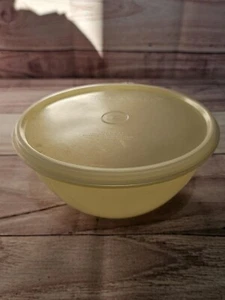 Vintage Tupperware 235-3 Yellow Clear Wonderlier Bowl W/Lid 228-25 - Picture 1 of 9