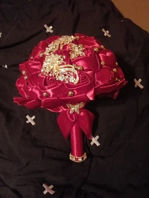 Nuevo ramo de novia Bling y mariposas Foto 1 de 4