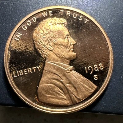 1988 S-mint Penny. Rare 1988 Wide AM With Flared G Uncirculated Wrapped Proof - Image 1 of 4