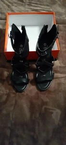 Black high heels - Picture 1 of 5