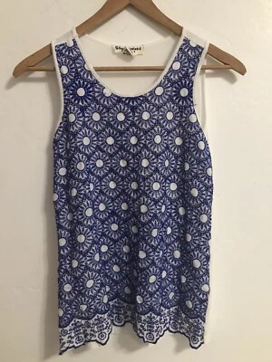 Camiseta sin mangas Studio West Apparel para mujer azul blanco encaje frontal sin mangas talla pequeña Foto 1 de 4