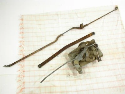 Dodge 330 1963 pestillo de puerta + varillas puerta del conductor izquierda sedán de 2 puertas Max Wedge carrocería B Foto 1 de 4