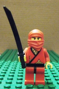 LEGO MINIFIGUR - NINJA - ROTER NINJA, SCHWARZES SCHWERT - GEBRAUCHT - Bild 1 von 1