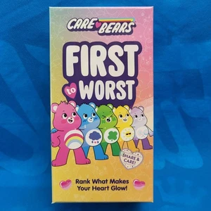 Nuovo! NYCC 2025 Esclusivo Care Bears PRIMO AL PEGGIORE gioco di carte - Foto 1 di 2