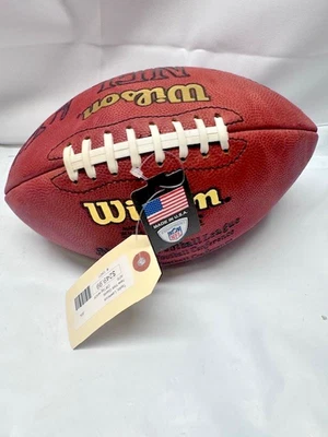 纽约巨人队威尔逊足球带亲笔签名泰勒·劳伦斯-JSA *二手 — 第 1/4 张图片