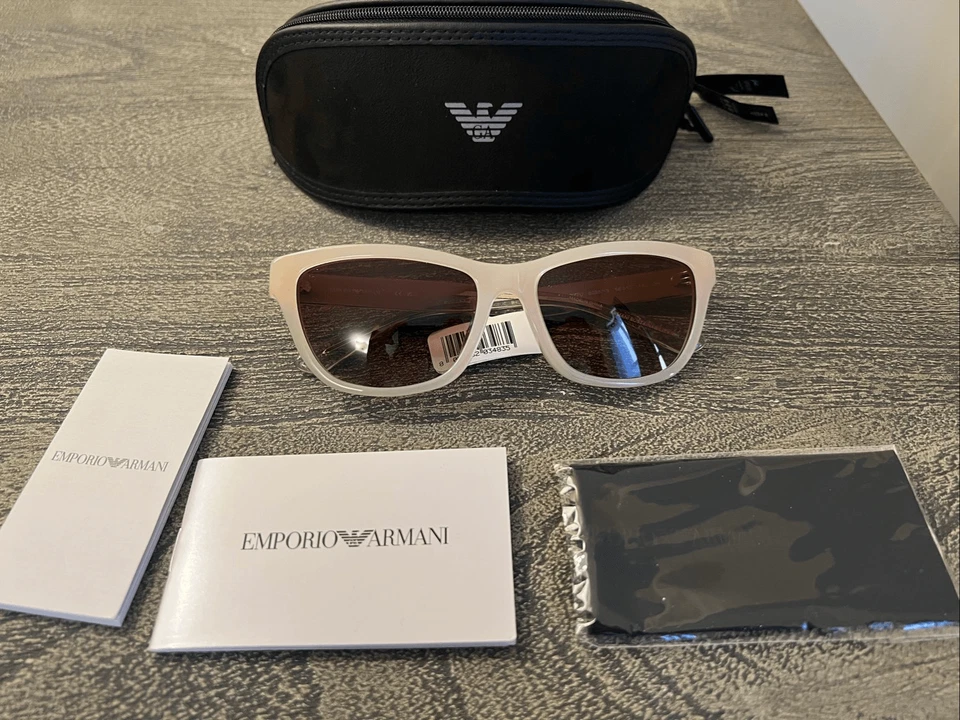 Gafas de sol unisex Emporio Armani ojo de gato Foto 1 de 4