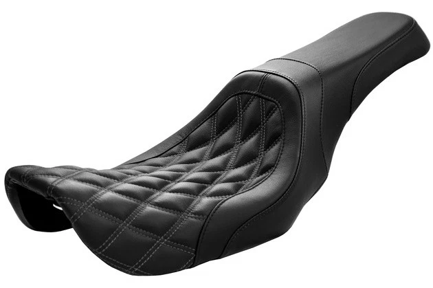 Danny Gray Weekday 2-Up Seat Double Diamond/Gray Stitch Harley Davidson Dyna - Imagem 1 de 1