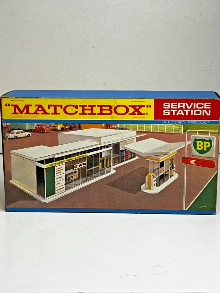 Matchbox MG-1 BP Service Station with Original Box - Image 1 of 4