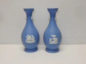 ANTIQUE WEDGWOOD LIGHT BLUE JASPER DIP PAIR OF VASES CA. 1891 - Picture 1 of 6