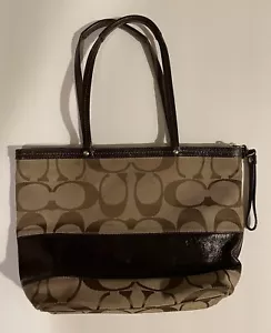 Coach Signature Medium-Damentasche braun Canvas und Lackleder Beuteltasche Handtasche Tasche - Bild 1 von 7