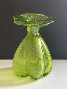 Mid-Century Green Art Glass Vase Murano Style Hand Blown Flower Petal Top 6.5” - Picture 1 of 18