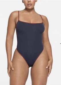 BODY CUELLO RECTO RIBETE CONTRASTE Skims Fits Everybody Talla Pequeña Nuevo con Etiquetas - Imagen 1 de 7
