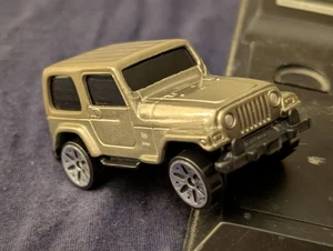 GORGEOUS JEEP WRANGLER SAHARA 2003 YR METALLIC GRAY HUGE SILVER WHEELS 1:64 SCL. - Picture 1 of 16