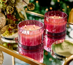 Velas de vino de granada caliente Elton John de Slatkin + Co. S/2 14 oz - Imagen 1 de 2