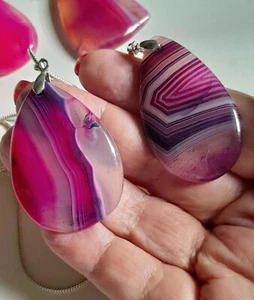 PENDENTE AGATA NASTRO NATURALE ROSA FUCSIA MODELLI VARI CON COLLANA ARGENTO 925 - Foto 1 di 23
