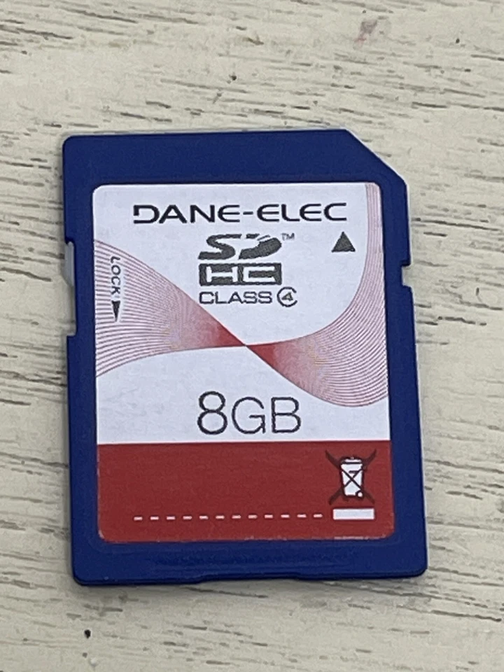Dane-elec 8GB standard SD SECURE DIGITAL MEMORY CARD for NIKON/CANON - Image 1 of 1