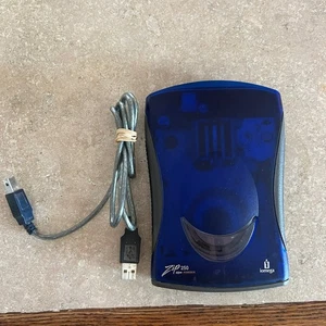 Iomega Zip 250 Zewnętrzny dysk zasilany przez USB Z250 USBPCMBP z kablem NIEPRZETESTOWANY - Zdjęcie 1 z 6