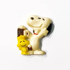 Imán de nevera de plástico vintage de cerveza Peanuts Snoopy y Woodstock de los años 70 - Imagen 1 de 2